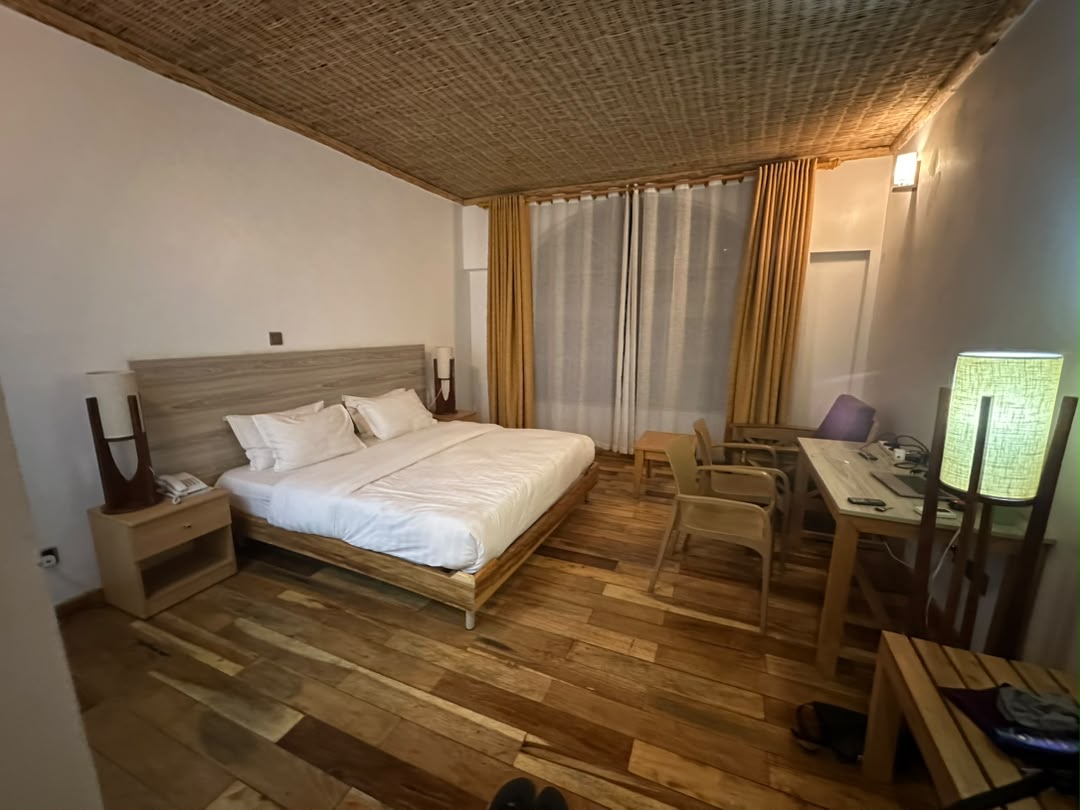 what-is-needed-to-work-in-a-safari-lodge